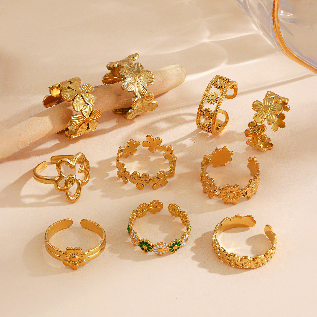 Fashionable stainless steel with niche design sense, fashionable and versatile opening adjustment, small flower
