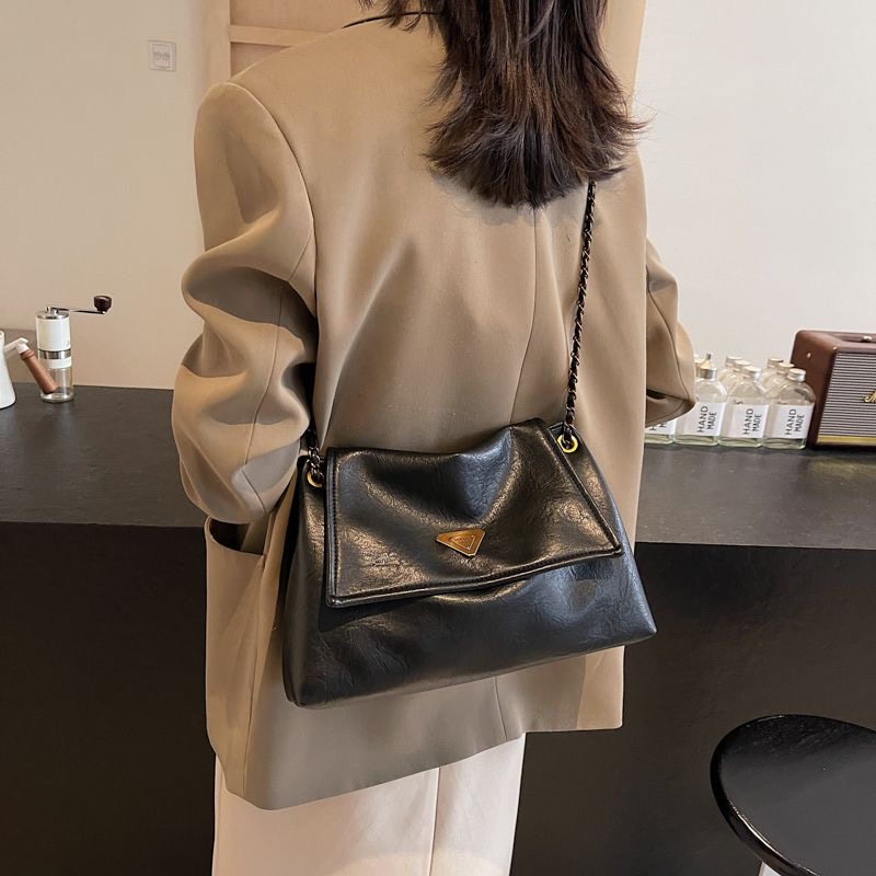 Free shipping 2025 new Trendy designer Chic Shoulder Bags For womans ladies flap fashion handbag chain square crossbody Underarm bag