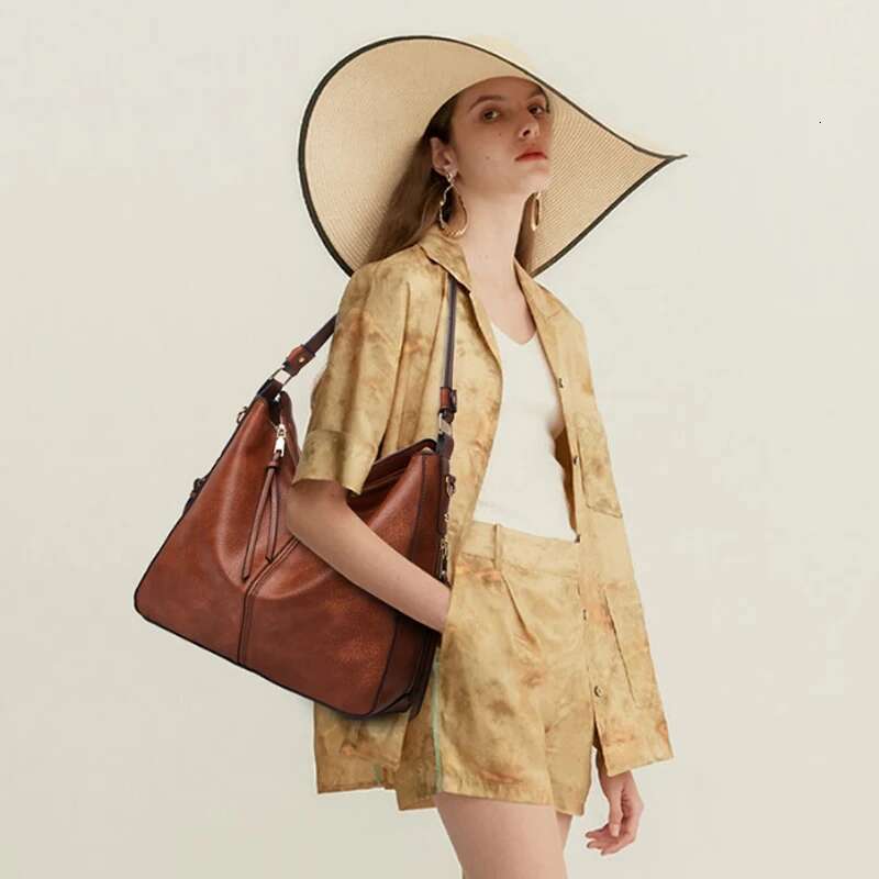 New Summer European And American Fashion Retro One Shoulder Oblique Straddle Tote Bags Women's Bag