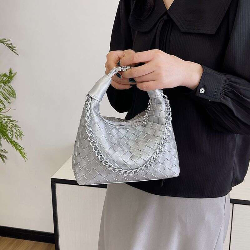 Small trendy underarm for women 2025 new fashion chain bag simple and versatile handbag single shoulder crossbody bag