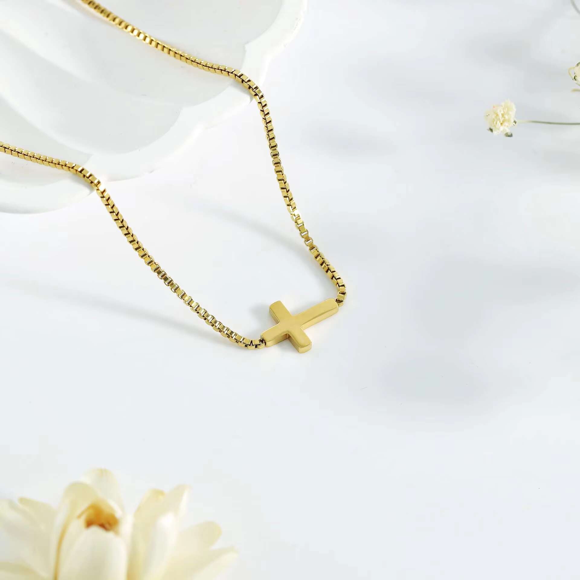 Gilded stainless steel pendant women's jewelry fashionable collarbone chain cross non diagonal neck necklace