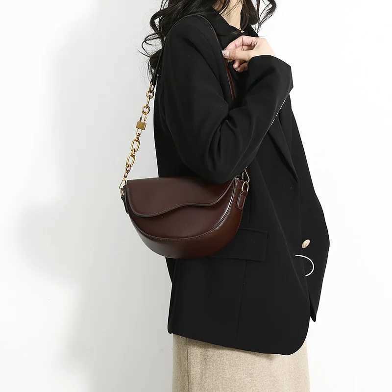 New Vintage Saddle Bag For Women Solid Color Flap Shoulder Bag Female Small Chain Underarm Bag PU Leather Commute Crossbody Bags Z250512