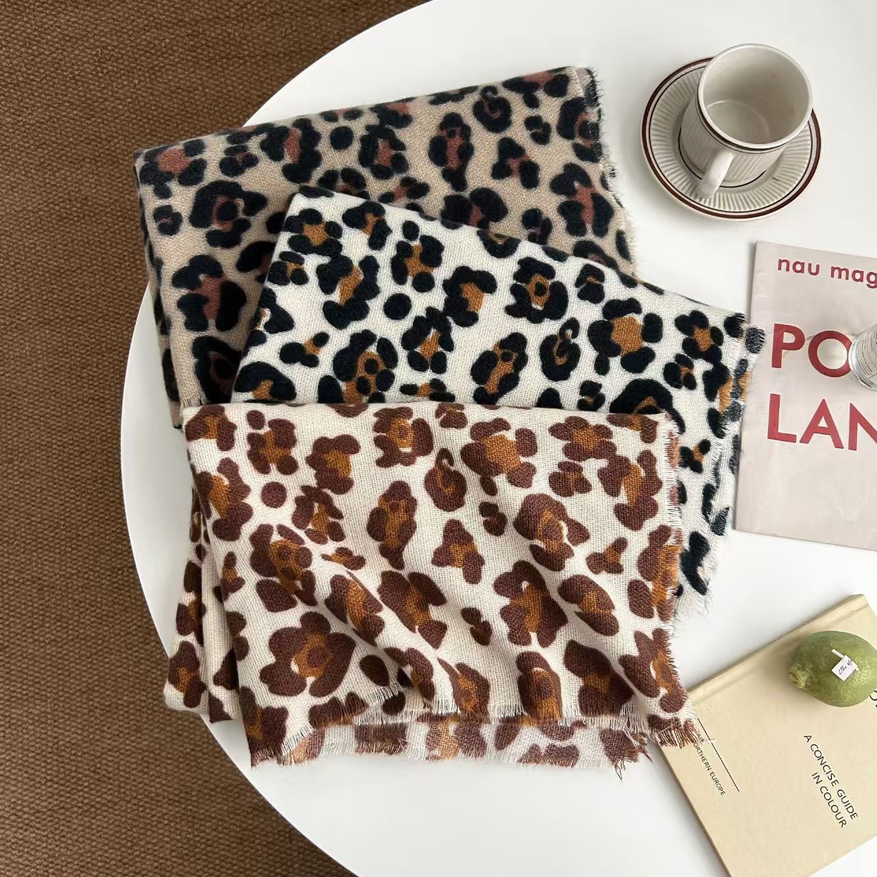 T691 European and American fashion high-grade leopard scarf autumn and winter women's modern personality wild beauty temperament cashmere warm sh