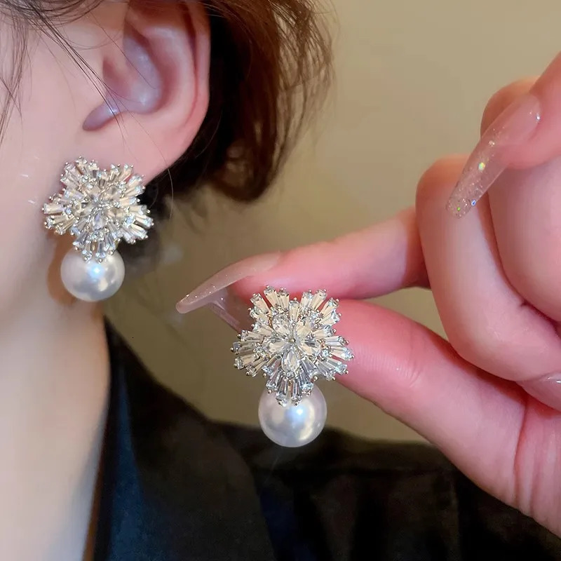 Advanced With Snowflake Zirconia Stud Earrings Pearl And Sparkling Earrings For Women Trendy Party Jewelry 250512