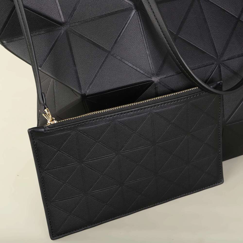 PG single shoulder classic simple yet fashionable foldable design small bag inside women's handbag
