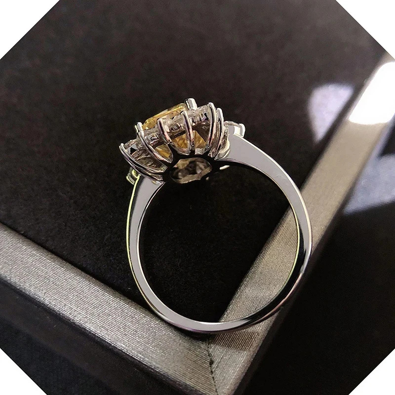 Huitan Square Yellow CZ Stone Womens Ring for Evening Party Elegant Lady Finger-rings Anniversary Gift Fashion Jewelry 250509