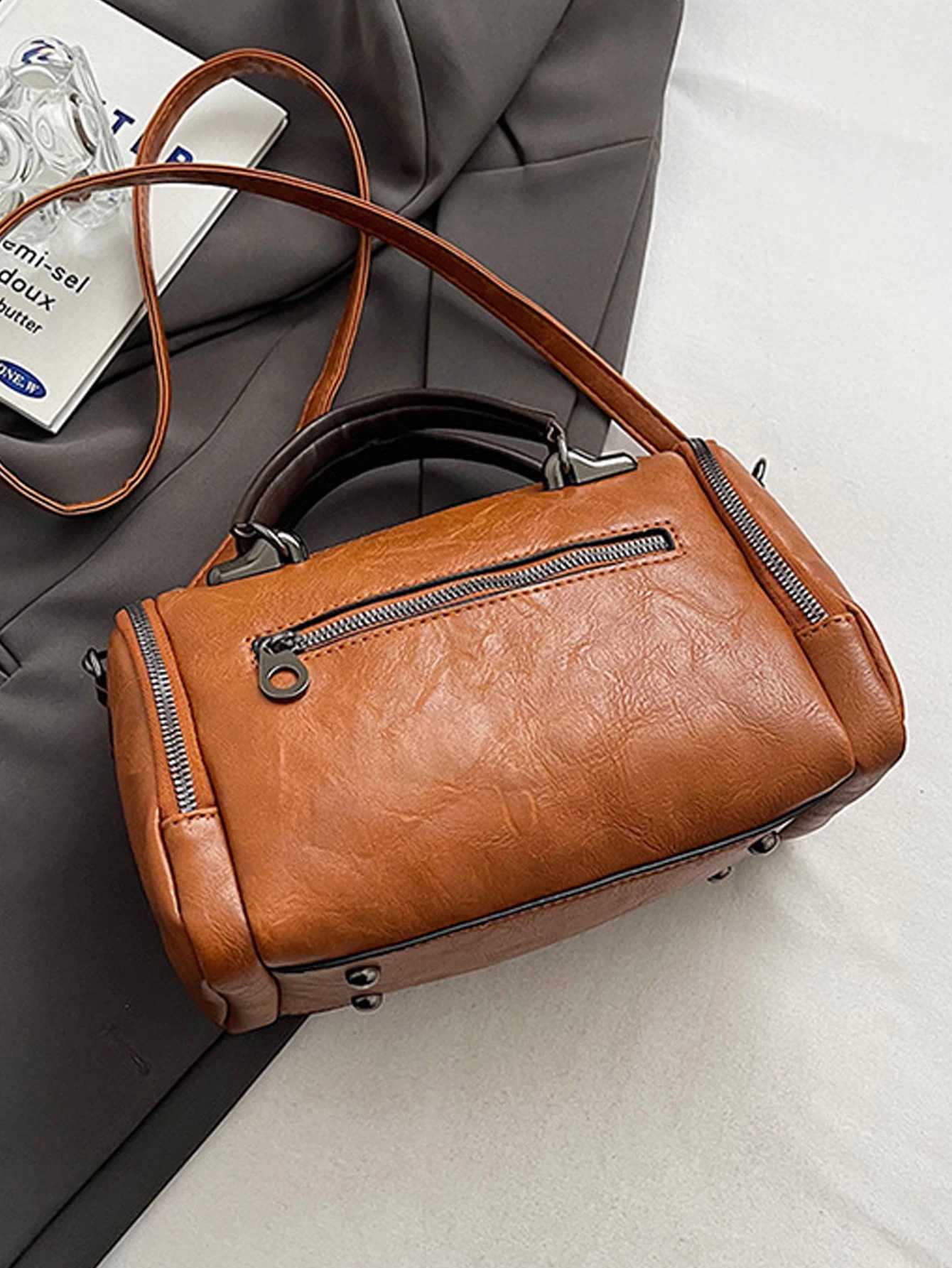 Tassel decorated womens large capacity handbag fashionable zipper crossbody bag with detachable shoulder strapW250512
