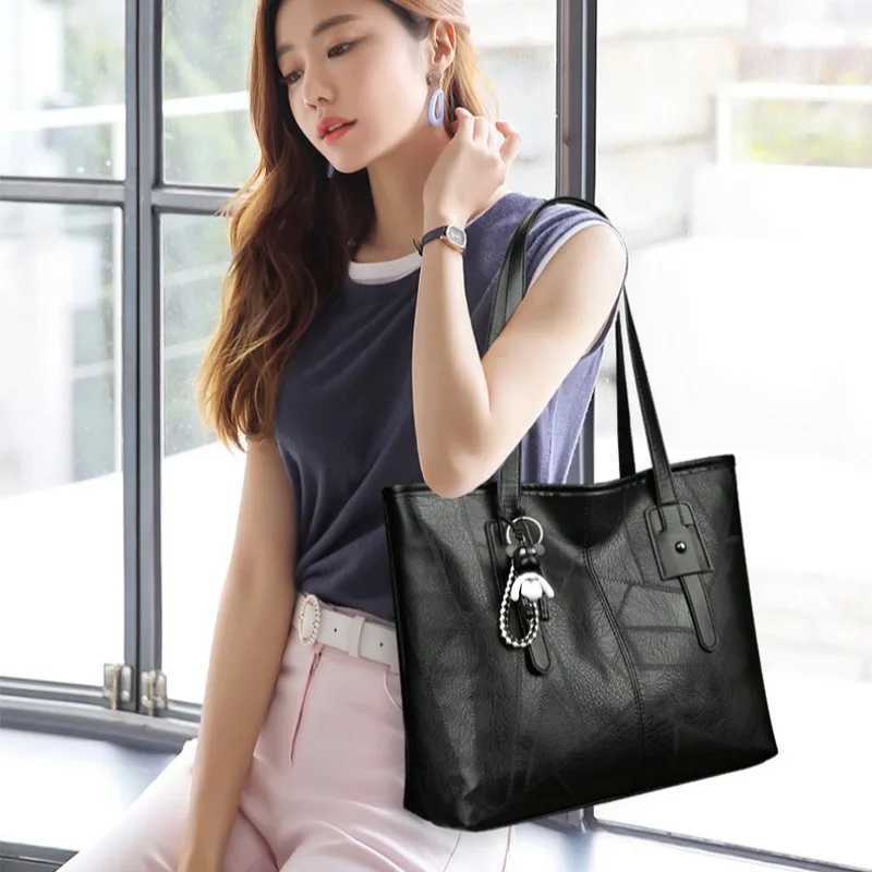 Trendy Womens 2025 New Large Capacity Tote Bag with Horizontal Square Zipper Single Shoulder Handbag Purses and HandbagsXJ250512