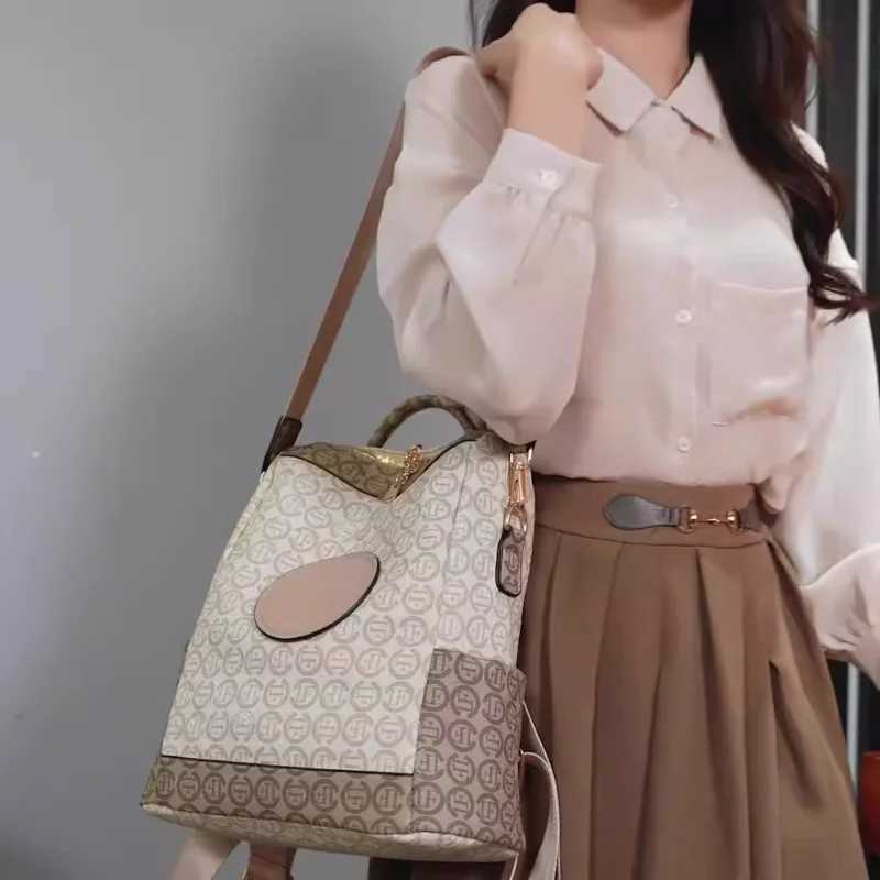 Fashionable European and American Large-Capacity Womens Backpack Versatile Travel Womens Shoulder Bag Printed Decoration Z250512