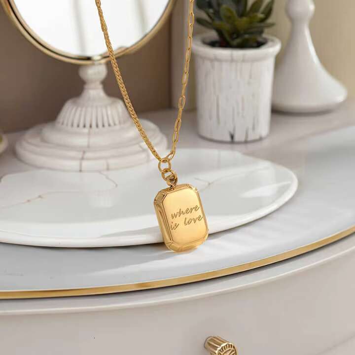 Elegant Gift Women's Clavicle Chain Jewelry Fashion Block Design Stainless Steel Pendant Necklace