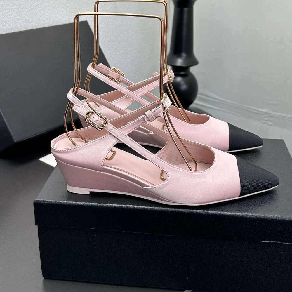 Women Size35-41 Silk Genuine Leather Pumps Med Heels Wedges Chain Pointed Toe Sandals Designer Shoes Zapatillas De Mujer