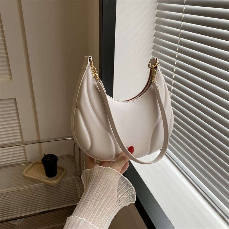 High Beauty French Bags for Women 2025New Fashionable Niche Underarm Bag Versatile Ins Single Shoulder Net Red Envelope
