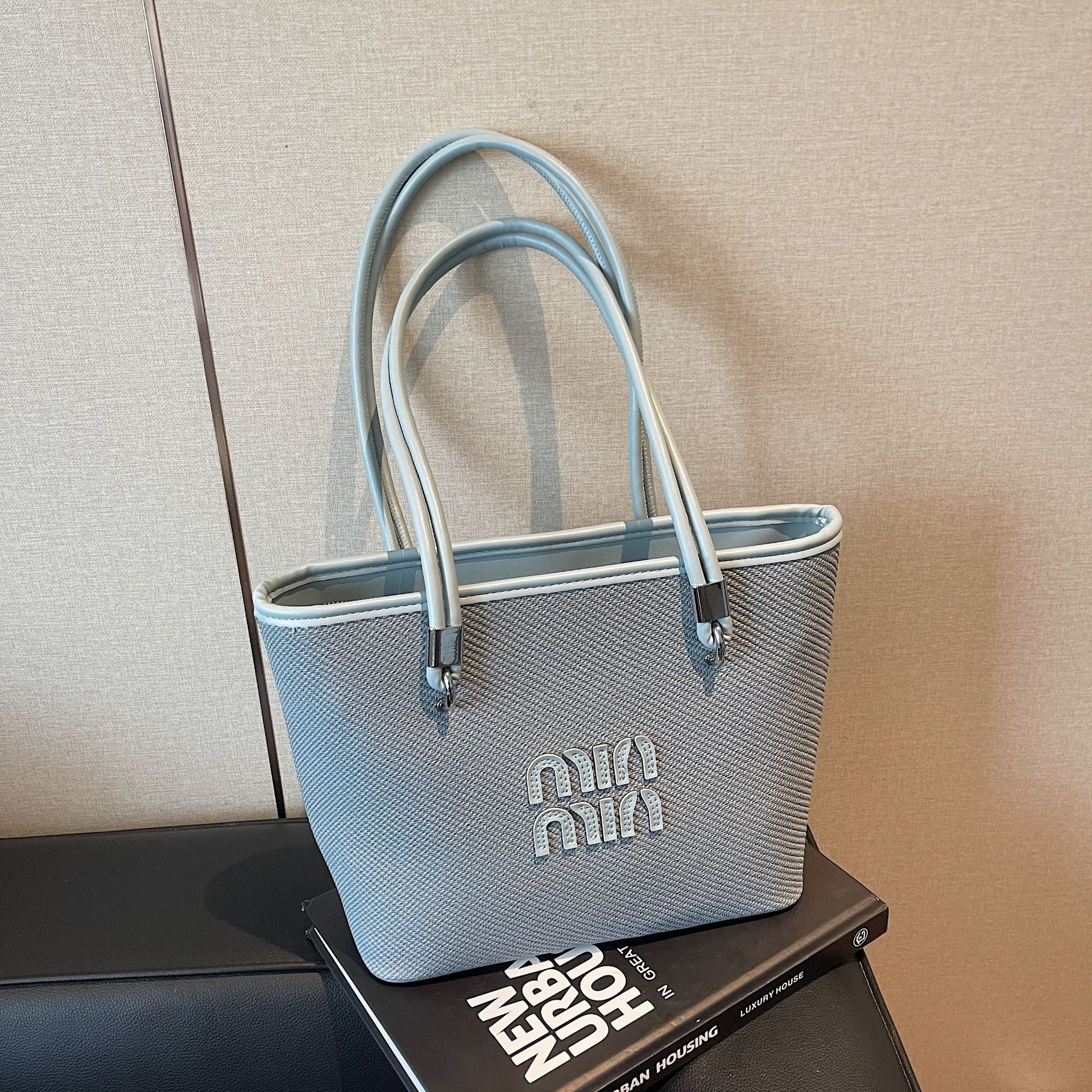 2025S designer large capacity tote min new beach woven women handbag fashionable armpit niche shoulder bag