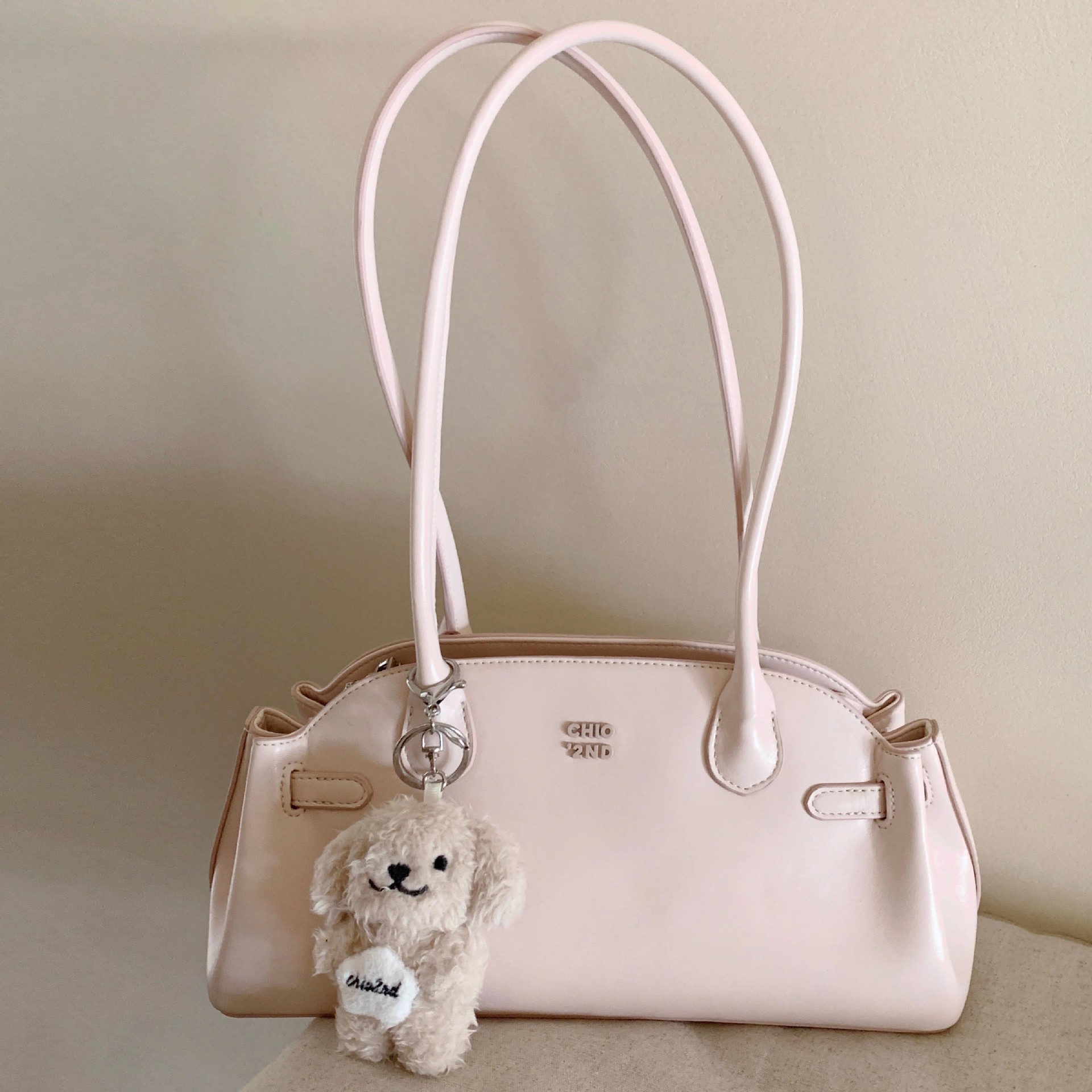 Vintage Luxury Designer Shoulder Bag for Women - Crossbody Purse with Underarm Tote Design