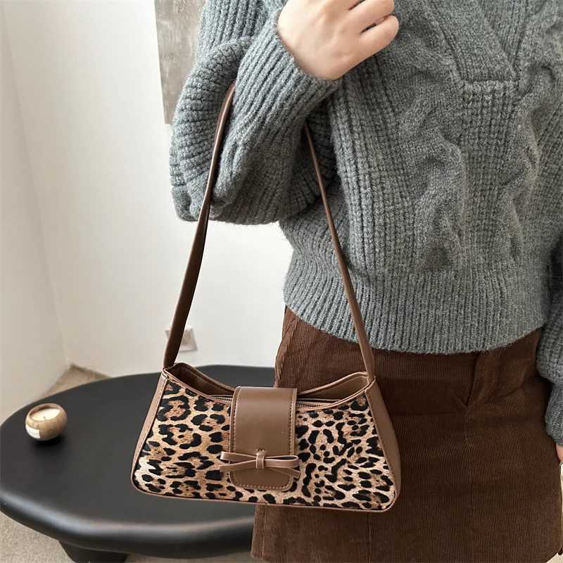 Leopard Print Shoulder Bag PU Leather Underarm Bag with Zipper Closure Cute Hobo Tote Handbag for Women Work Shopping TravelXJ250512