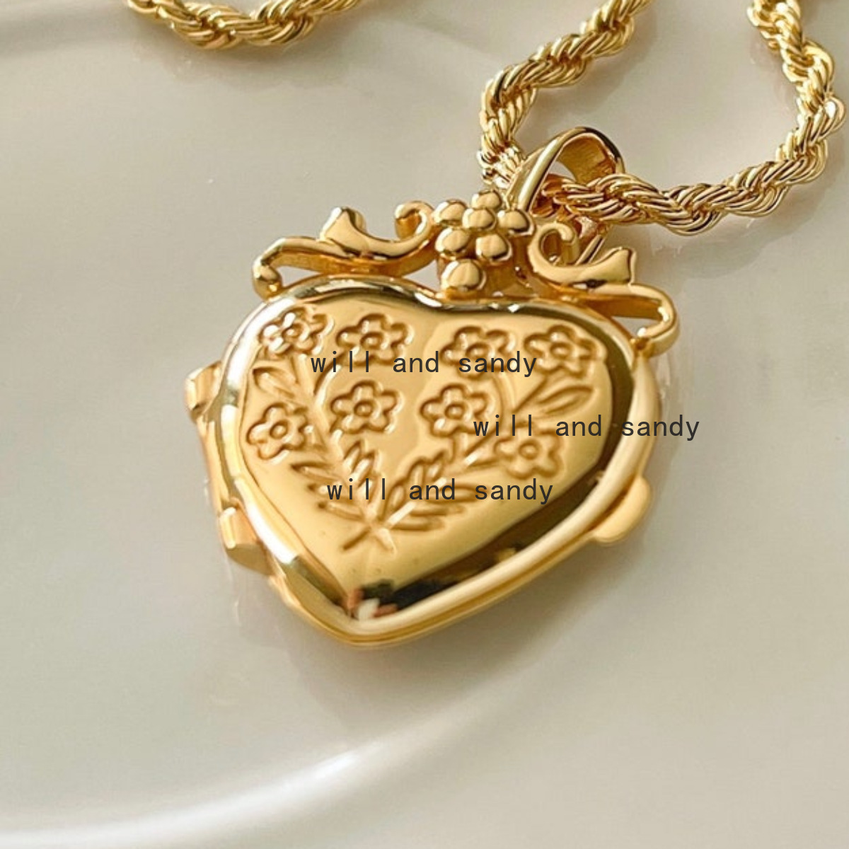 Flower Love Heart Pendant Locket Necklace Gold Openable Star Moon Oval Pendant DIY Fashion Memory Gift for Woman Fine Designer Jewelry