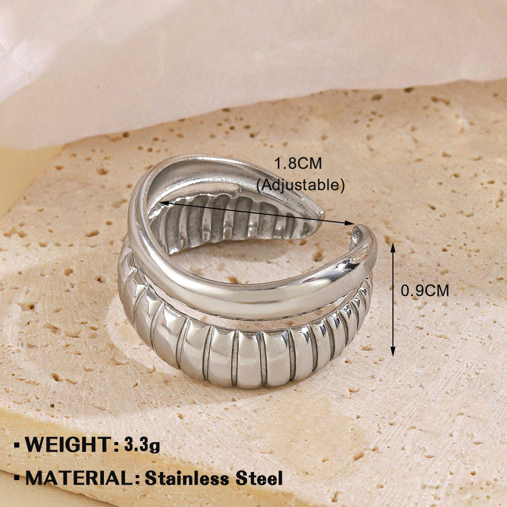 Fashionable stainless steel geometric heart opening with style niche design sense gold-plated line ring