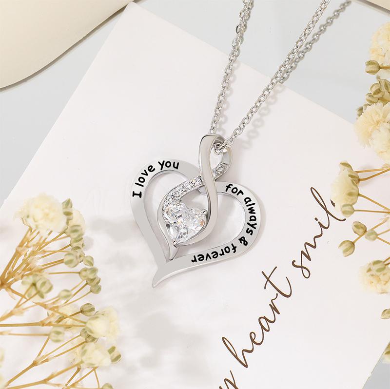 Sophisticated Eternity Love Statement Jewelry: Handcrafted Jet Stone Heart Pendent