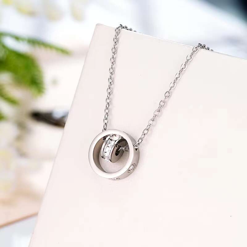 Hot selling high-quality stainless steel heart jewelry collarbone chain gold-plated zircon women's necklace gift