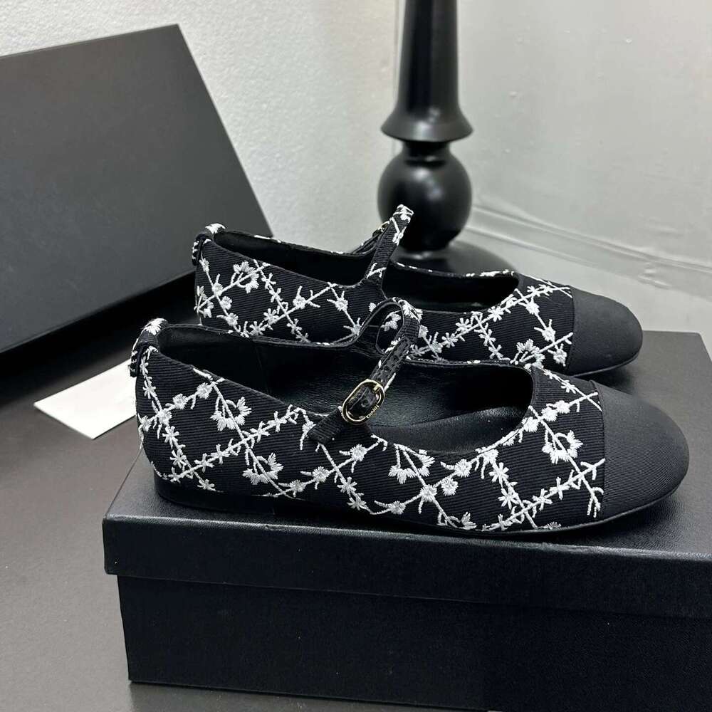 Women Size35-41 Embroider Flats Mary Janes Genuine Leather Low Heels Round Toe Roman Designer Shoes Zapatillas De Mujer