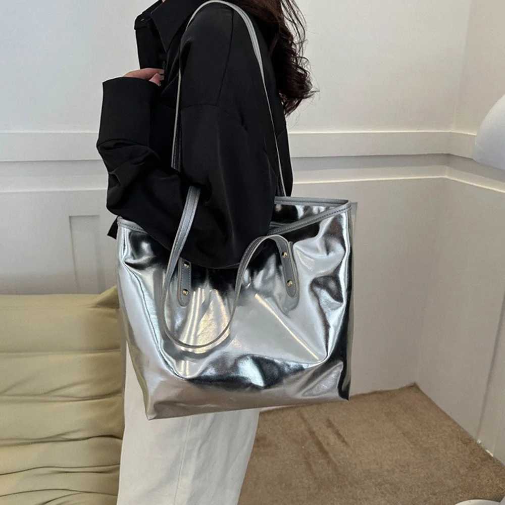 Women Large Handbag with Zipper Luxury Designer Silver Gold Shoulder Bag Simple Solid Color Soft Shopper Purse Ladies Tote BagXJ250512