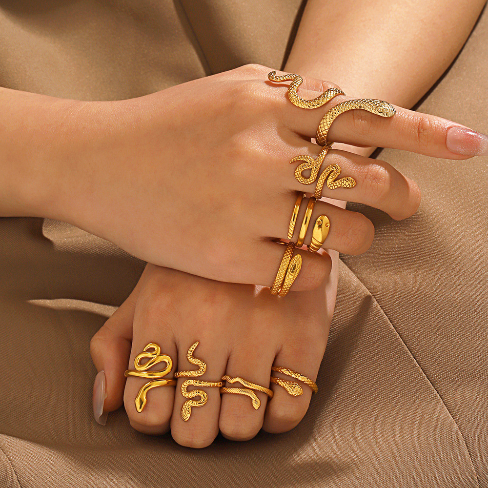 Fashionable and popular shaped stainless steel ring, French titanium plated gold snake ring jewelry