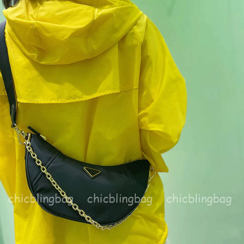 New Women's Fashion Shoulder Bag Designer Moon Shoulder Bag Top Nylon Hobo Shoulder Bag Classic Canvas Chain Handbag Dumpling Bag