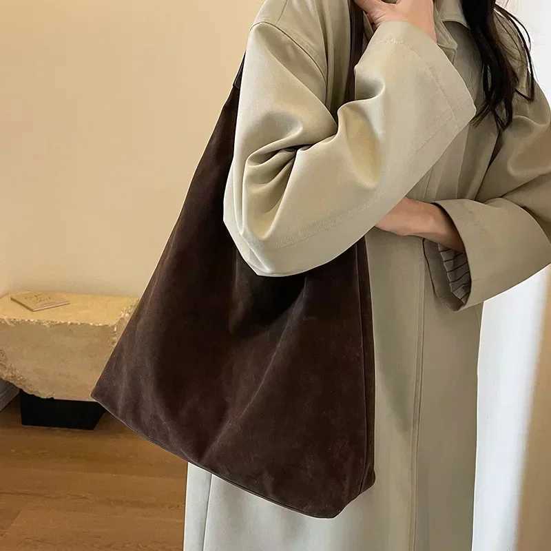 Frosted Vintage Womens Bag Large Capacity Shoulder Bag Solid Color Simple Casual Commuter Bags Autumn Retro 2025 Hot SellingXJ250512