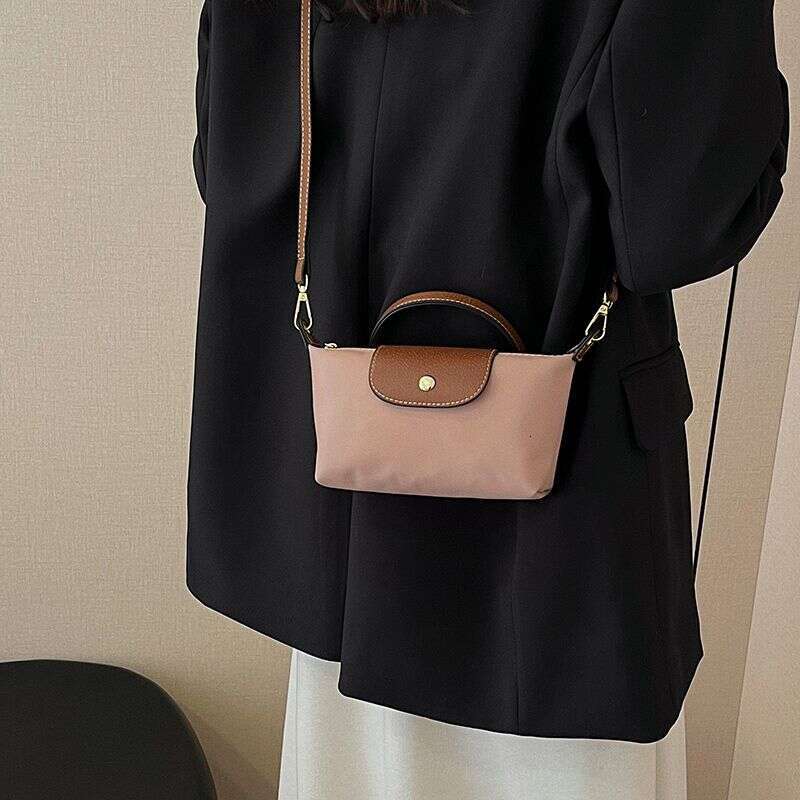2025 New Commuter Cross Premium Texture Outdoor Single Handbag Exquisite Change Small Shoulder Bag