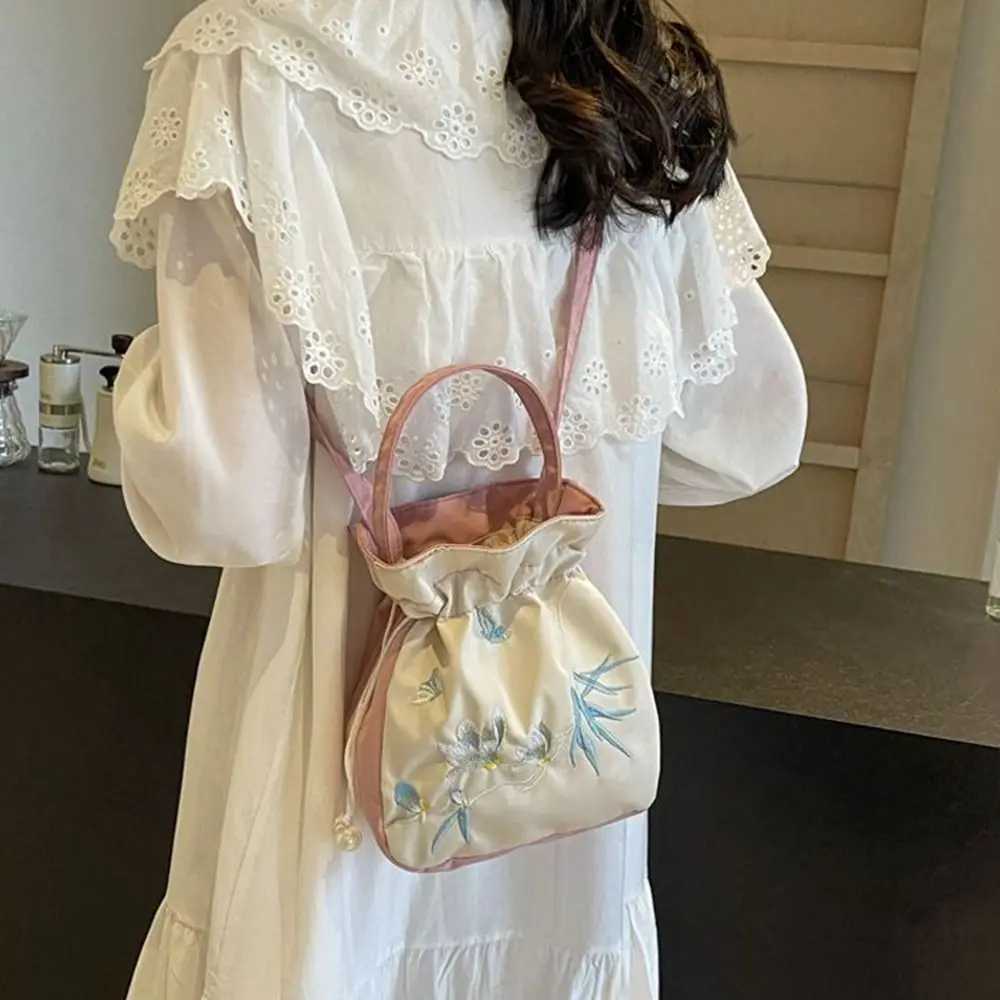 Chinese Style Antique Hanfu Accessories Bag Handmade Lace Embroidered Fabric One-Shoulder Messenger Portable Bucket Z250512