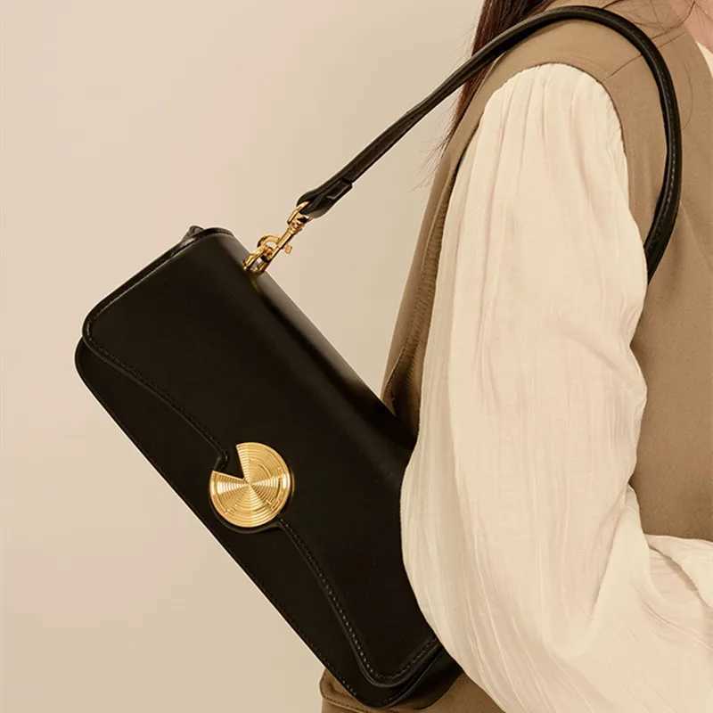 Womens Baguette Bag Leather Armpit Bag Premium Crossbody Bag Casual commuting fashion shoulder bagW250512