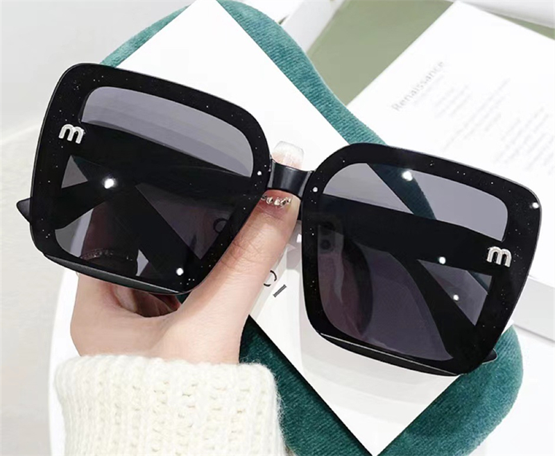 Designer Sunglasses Free Shipping 2025 New Fashionable Commuting High Quality Texture Light Luxury Sunglasses for Mens Womens
