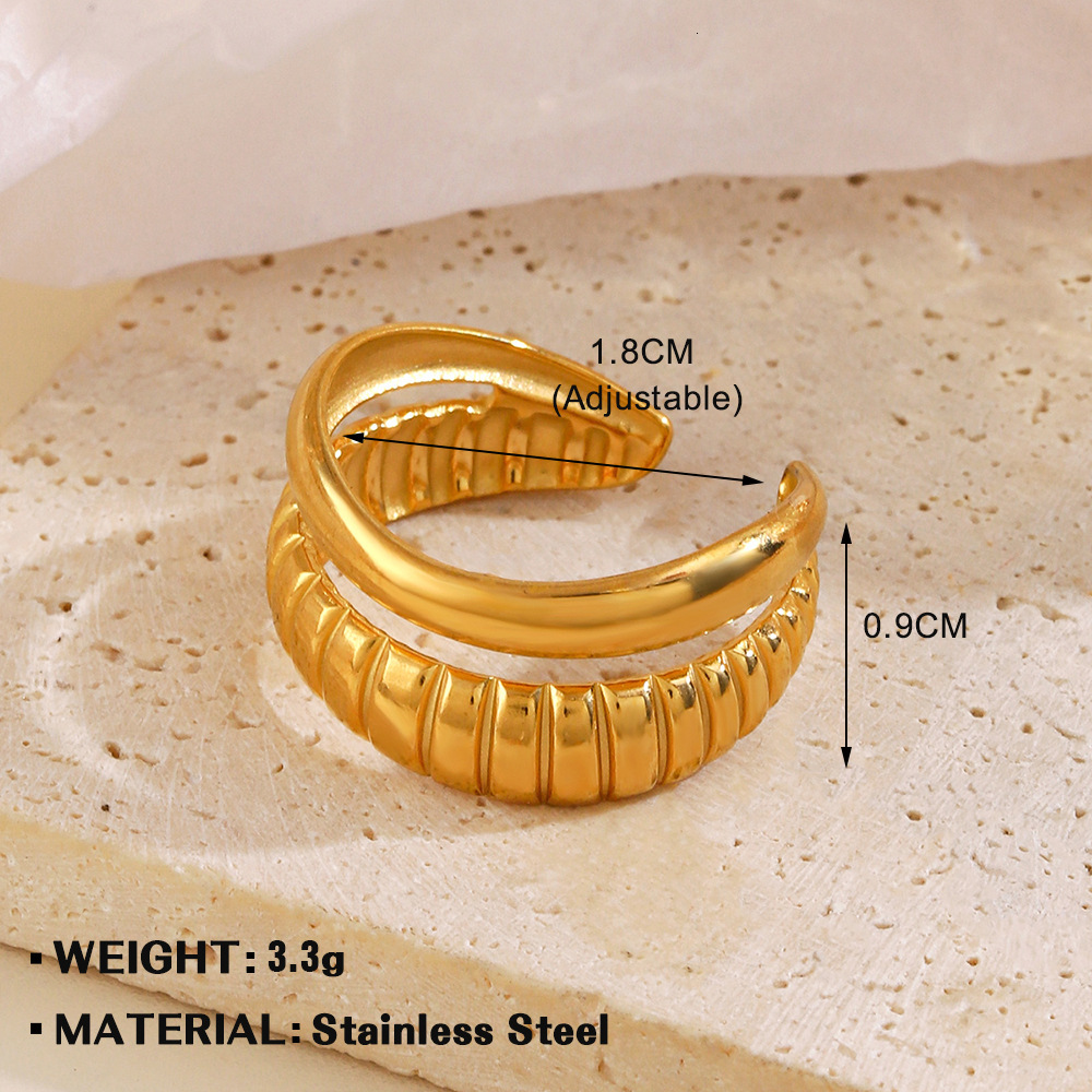 Fashionable stainless steel geometric heart opening with style niche design sense gold-plated line ring