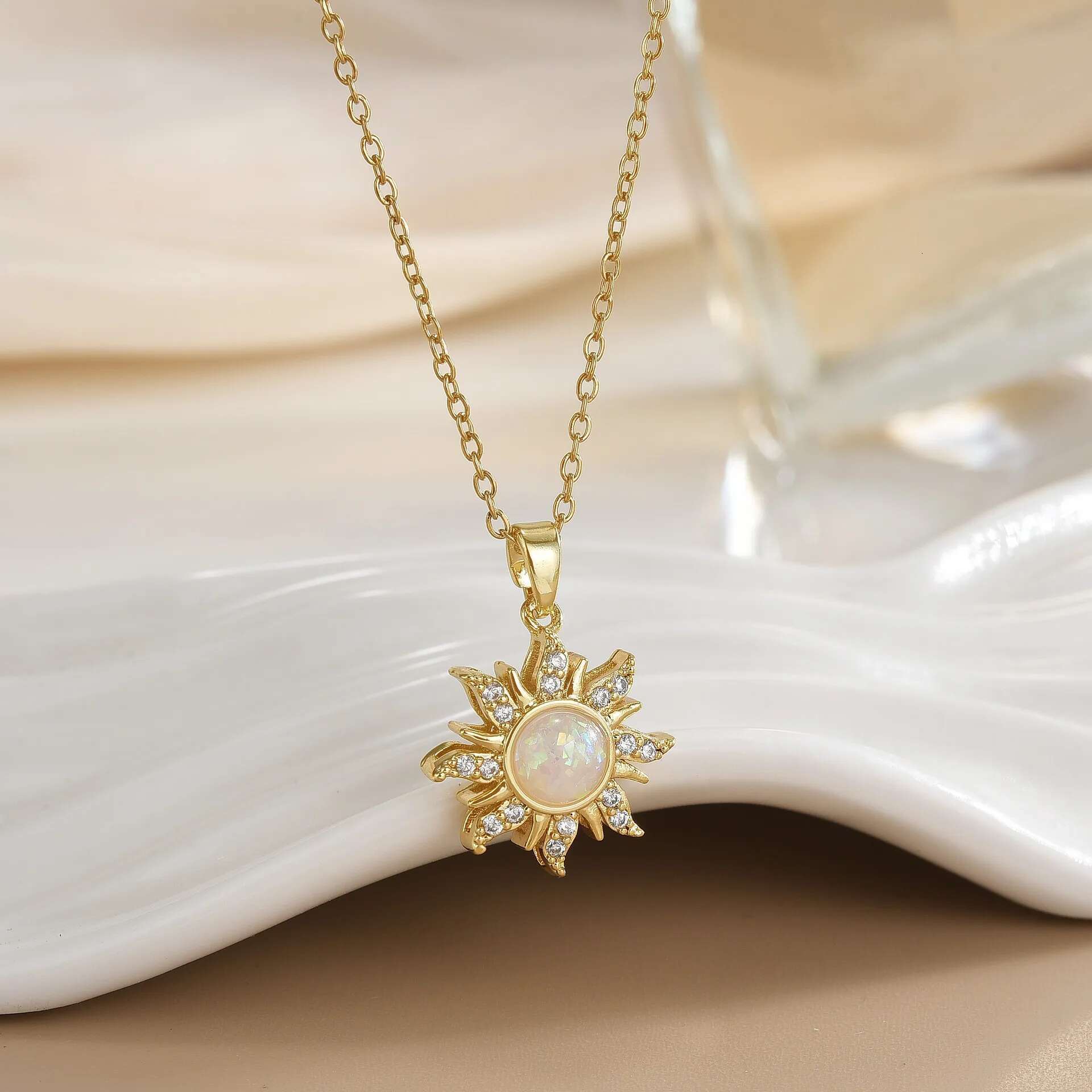 Rapunzel Necklace Sun and Moon ZHUMAN