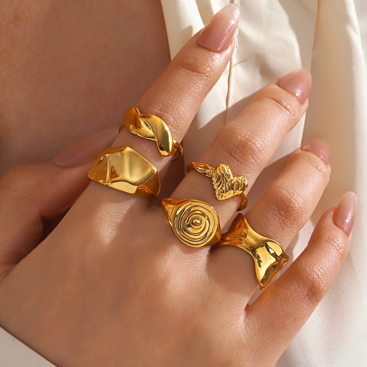 Fashionable and popular stainless steel exaggerated thick thread irregular with heart-shaped opening ring