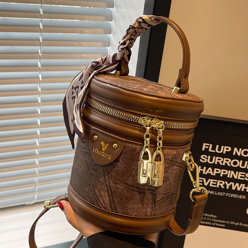 Luxury Brand Designer Bag High End Handbag For Women 2023 New Autumn Versatile Niche Design Crossbody Bag, Internet Famous Hand-Held Bucket Bag