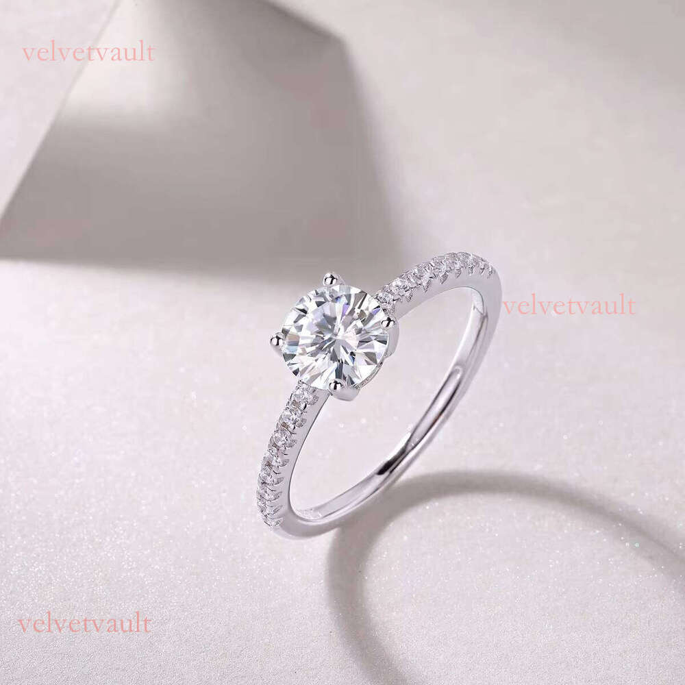 Classic sandstone shared pointed toe ring, made of pure silver, suitable for women (sizes 5-9 in the United States)