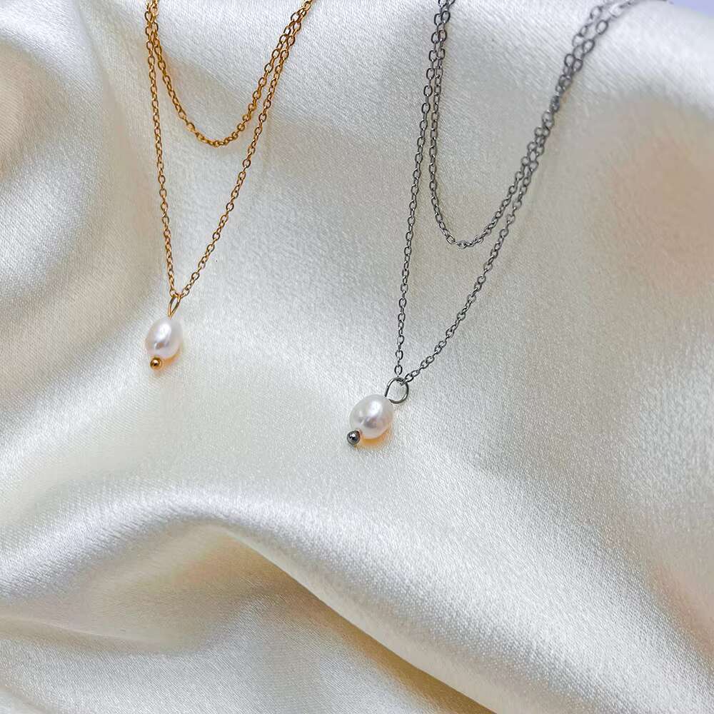EManco minimalist freshwater pearl necklace for girls, 14k gold-plated stainless steel double-layer necklace, wedding accessory