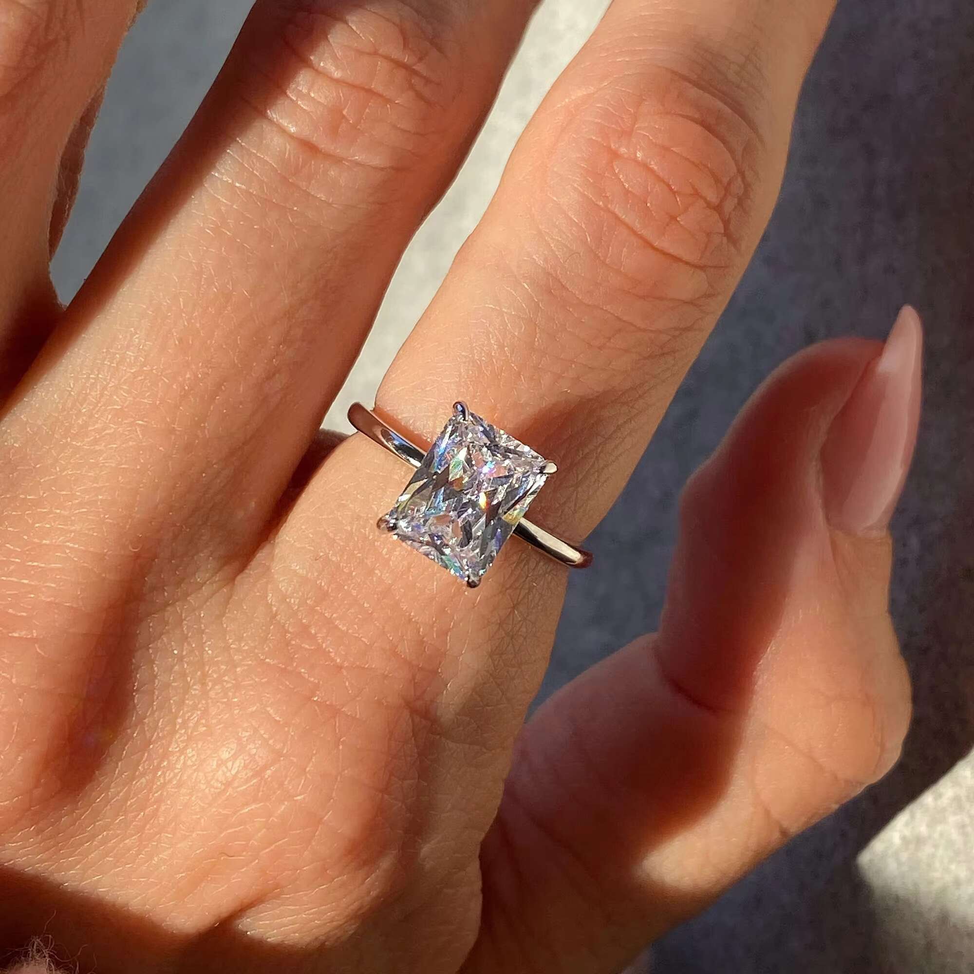 925 Sterling Silver Solitaire Diamond Wedding Ring 18k Gold Plated Radiant Cut Gra Moissanite Engagement Ring for Women