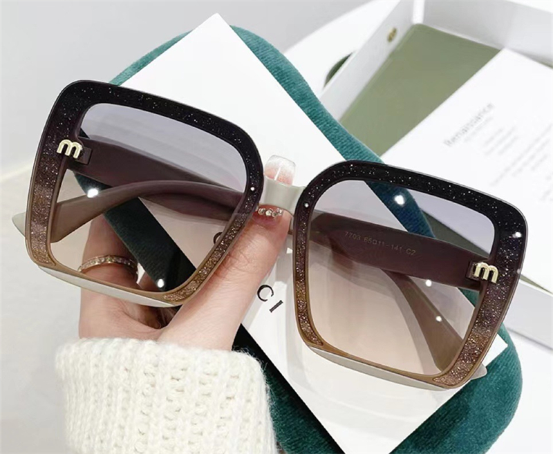 Designer Sunglasses Free Shipping 2025 New Fashionable Commuting High Quality Texture Light Luxury Sunglasses for Mens Womens