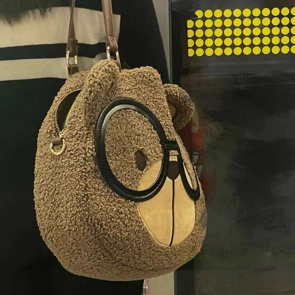 2025 Autumn And Winter New Large Capacity Cute Brown Plush Bear Handbag Shoulder Bag