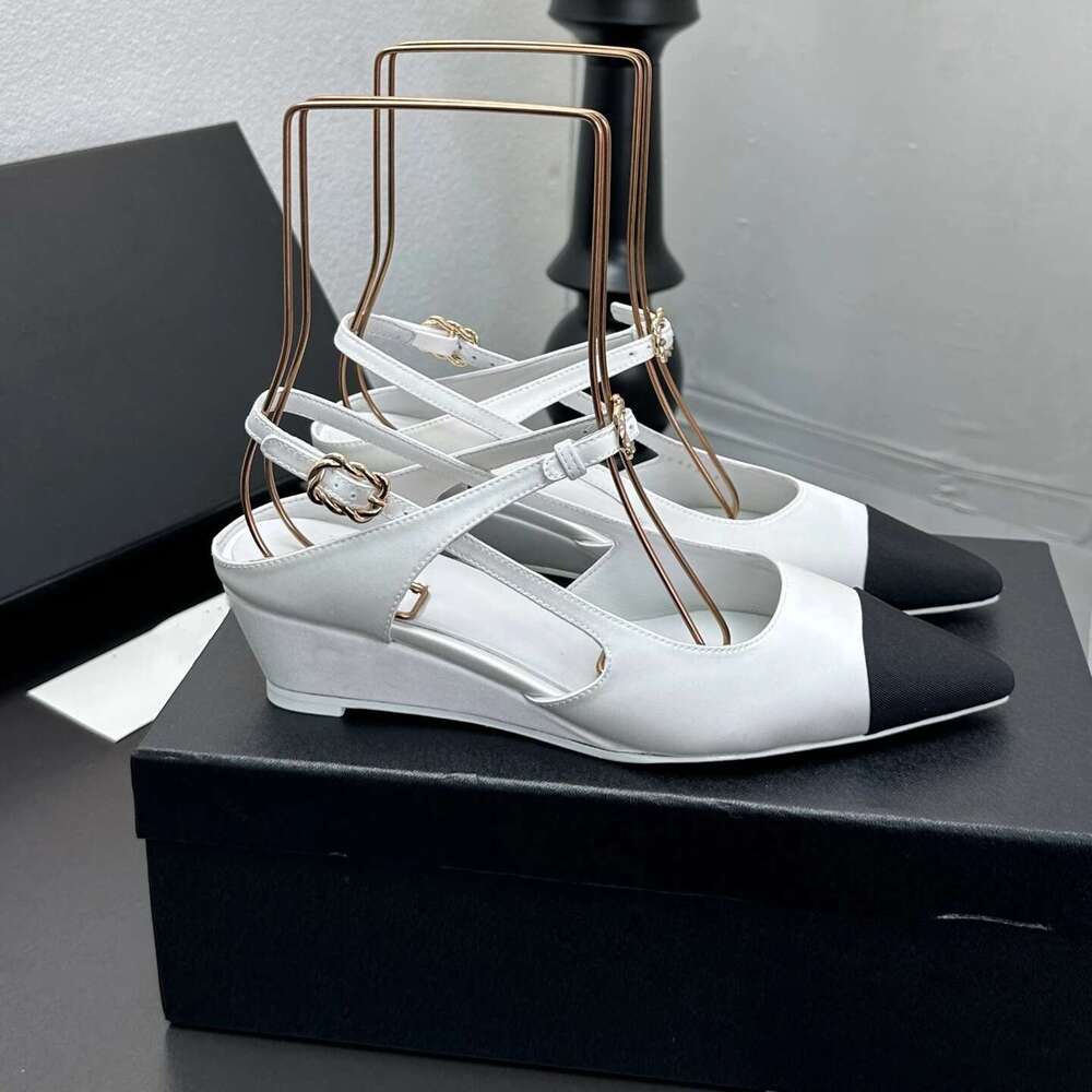 Women Size35-41 Silk Genuine Leather Pumps Med Heels Wedges Chain Pointed Toe Sandals Designer Shoes Zapatillas De Mujer
