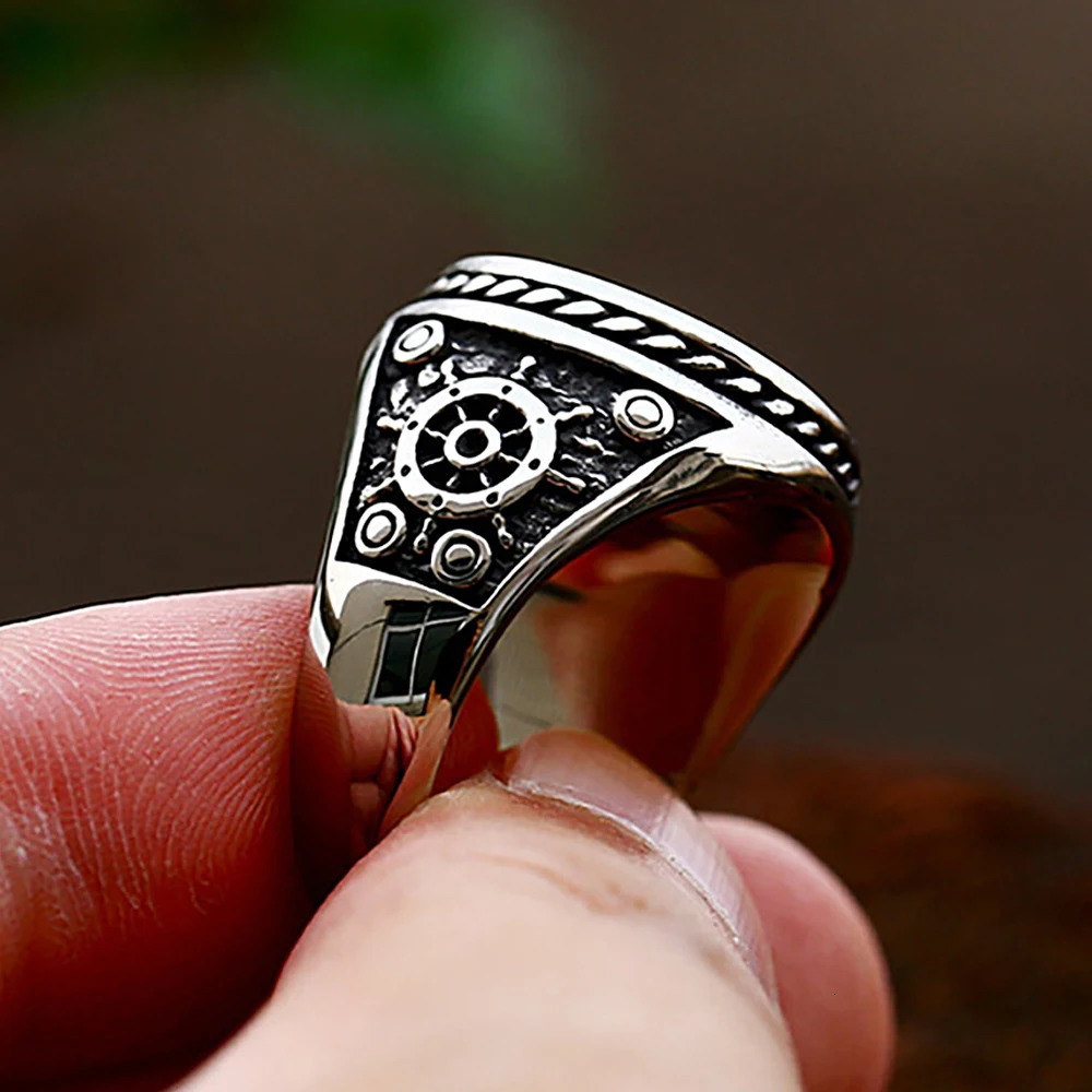 Vintage Unique Double Knife Pirate Skull Ring Gothic Stainless Steel Skull Ring for Men Boys Amulet Jewelry Gift Drop 250509