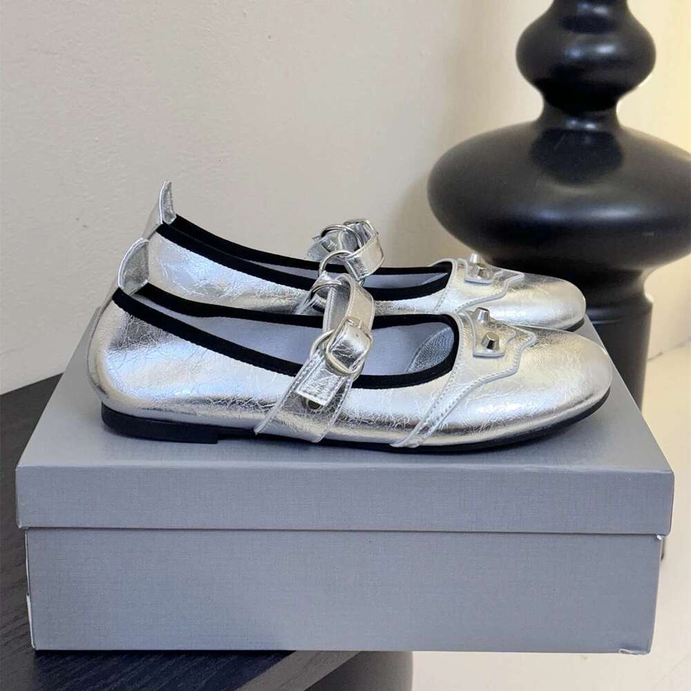 New Women Size35-41 Genuine Leather Ballet Flats Mary Janes Round Toes Metal Decoration Designer Shoes Zapatillas De Mujer