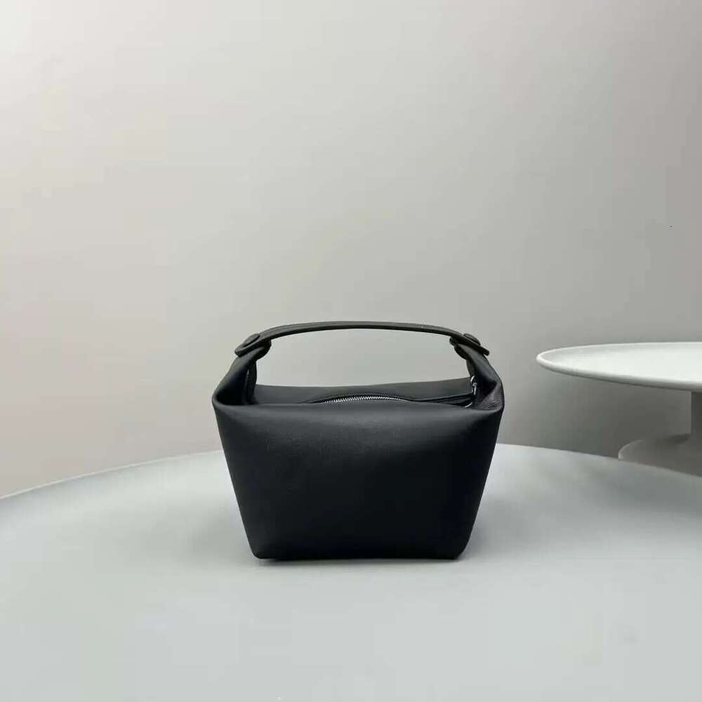 High quality real leatehr handbag Soft genuine leather women Minimalist design Lunch box bag
