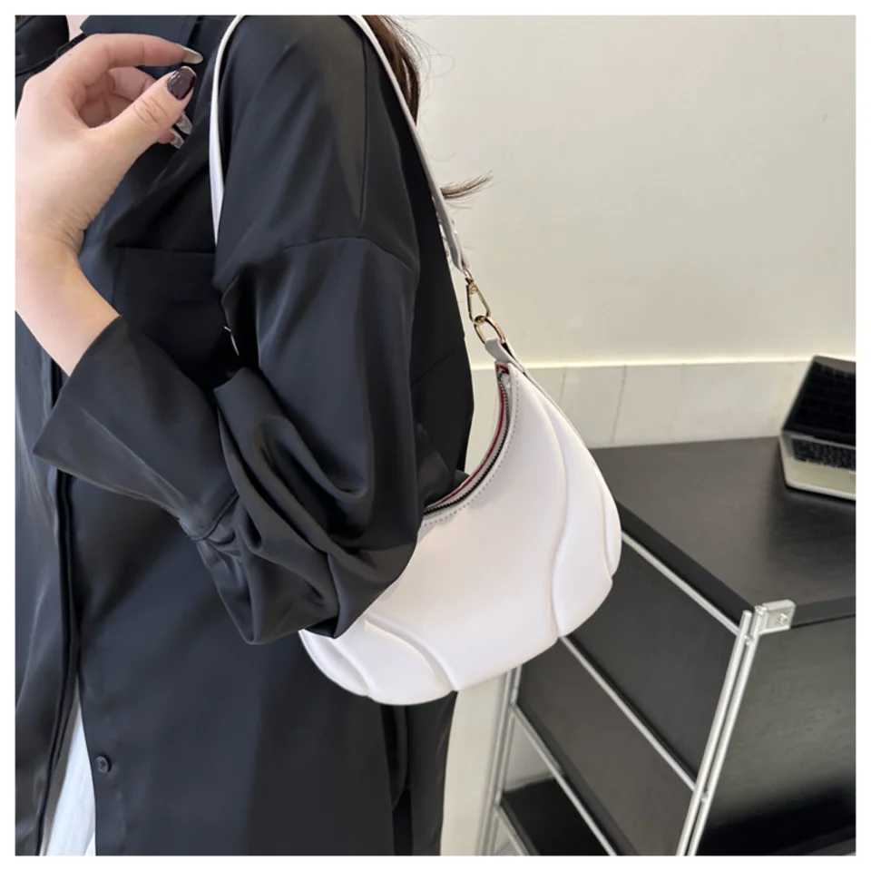 Solid Color Saddle Bag High Quality Leather Shoulder Bags for Women Y2K Simple Ladies Crossbody Bag Designer Hobos Handbag Z250512