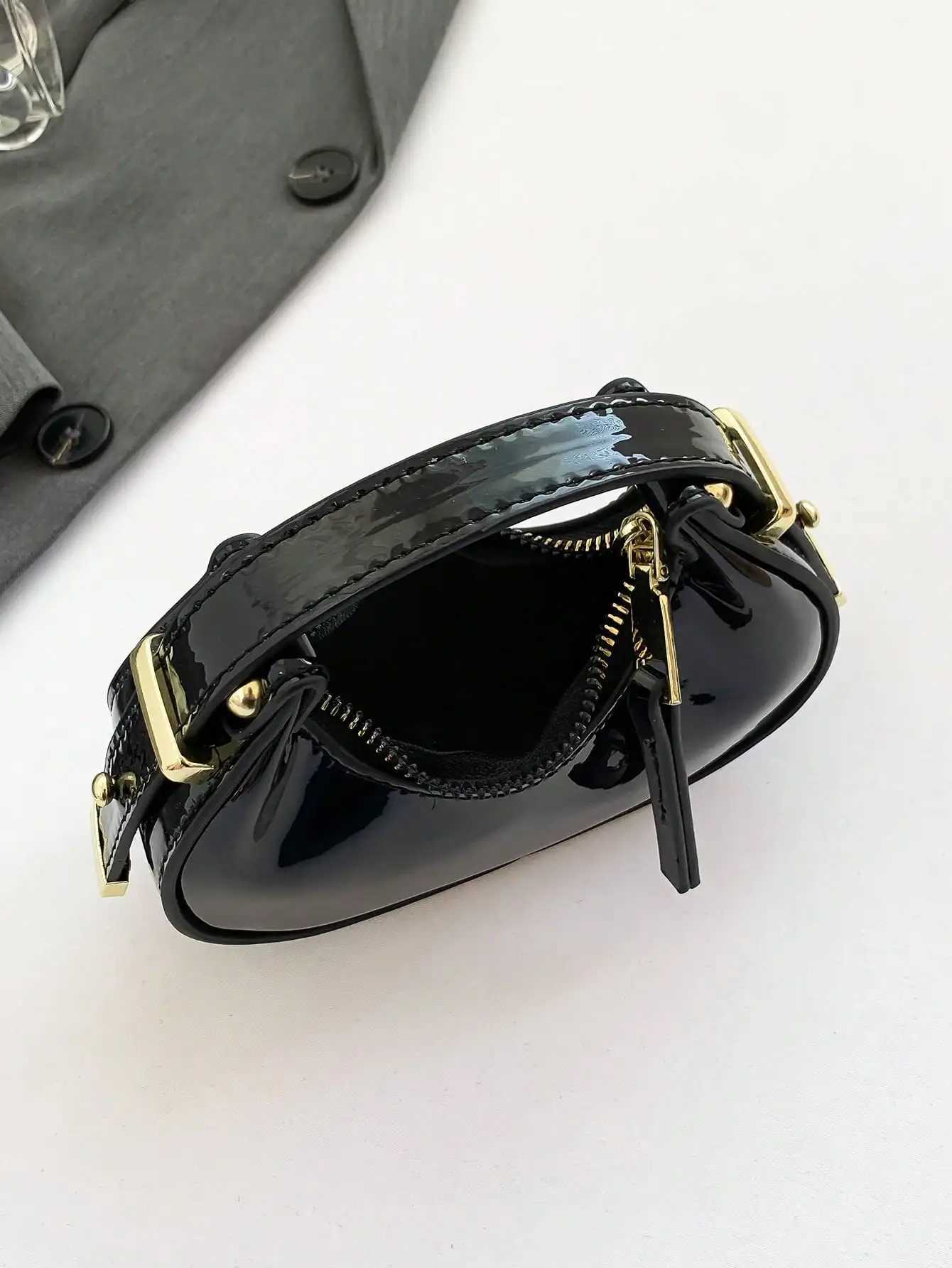 Ladies Mini Solid Color Metallic Patent Leather Clutch Bag With Adjustable Crossbody Hand Straps Minimalist Casual Handbag Z250512