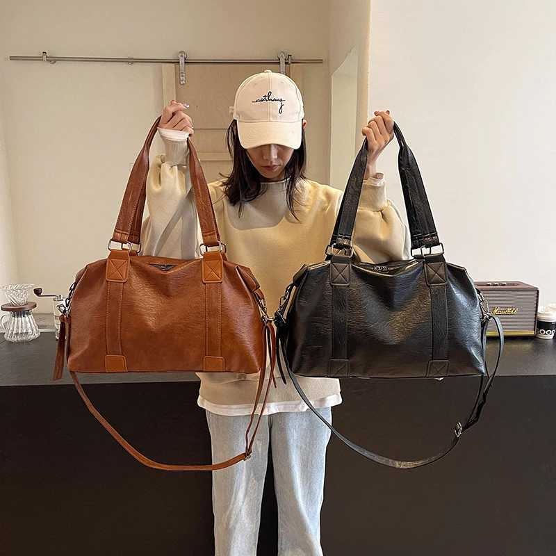 Oversized Women Duffel Bags Soft PU Leather Large Capacity Black Shoulder Crossbody Bags For Travelling Shopping Luxury HandbagsXJ250512
