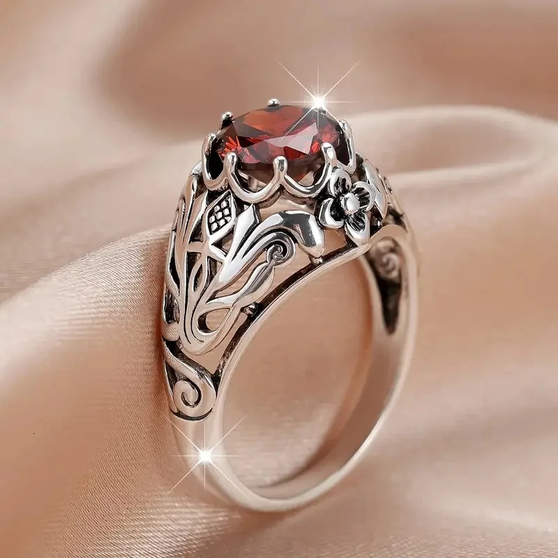 Vintage Red Zircon Plant Pattern Ring Gothic Punk n for Men and Women Jewelry Suitable Gift for Both Men and Women 250509