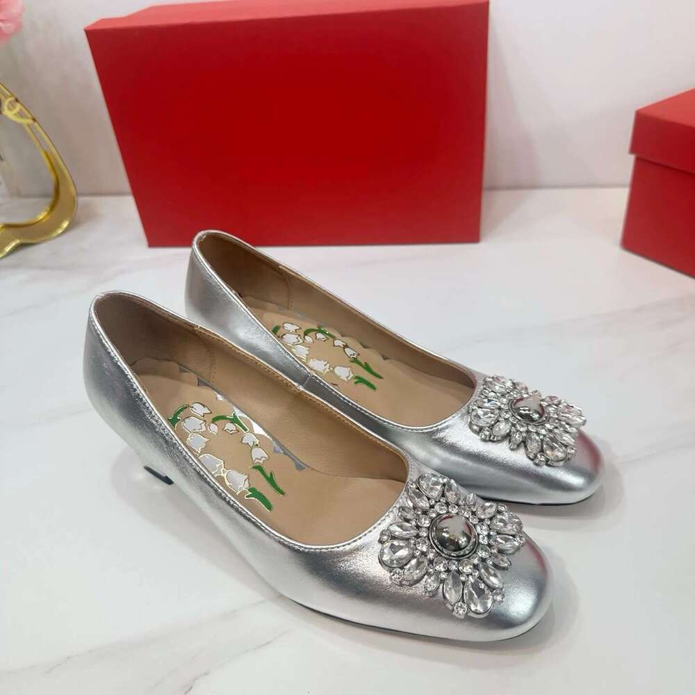New Women Size35-42 Genuine Leather Pumps Med Heels Crystals Square Toes Solid Colors Designer Shoes Zapatillas De Mujer